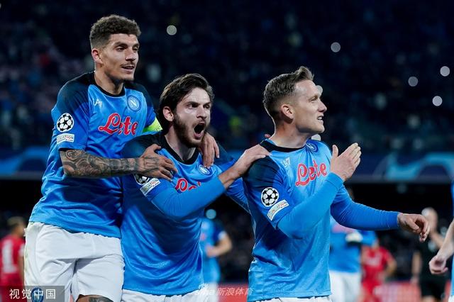 两支球队之 两支球队之