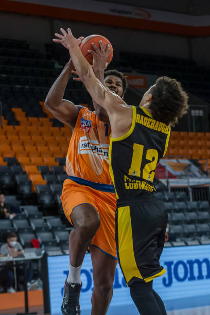 派上了菲米 派上了菲米