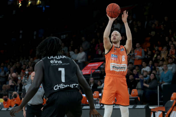 一场在某地 一场在某地